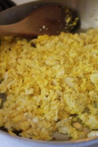 How to make an oil-free vegan breakfast scramble - EasyVeganMealPrep.com